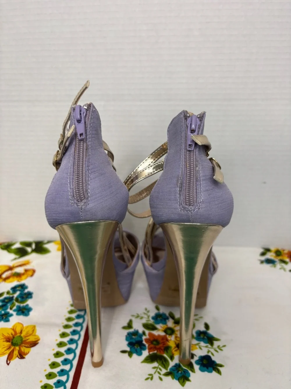 Qupid sz 7 Lavender Platform Heels Gold Accent Stilettos Peep Toe Back Zipper - Picture 4 of 9